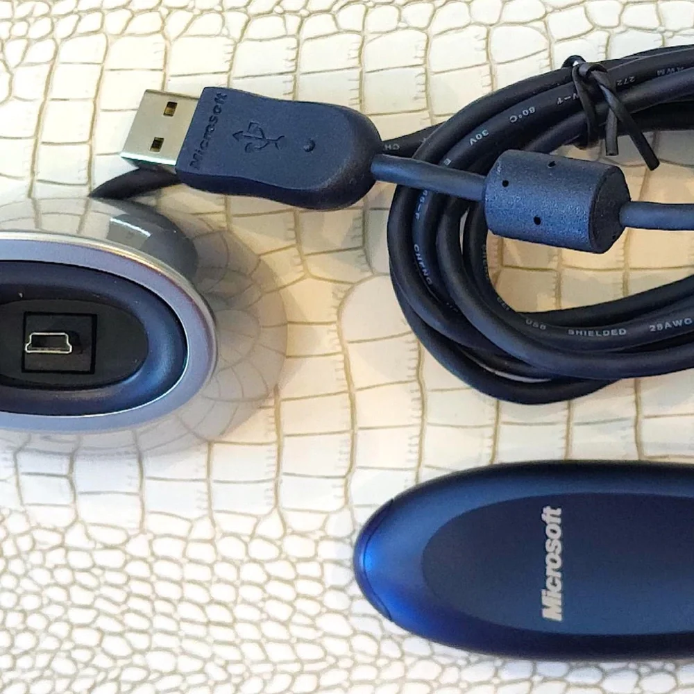 New W/O Box Microsoft USB Wireless Transceiver Bluetooth W/Original baseX08-9194
